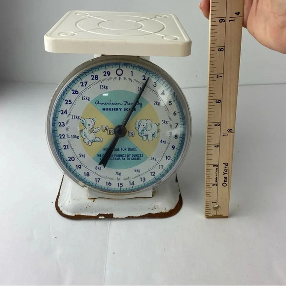 Vintage 1960s American Family Nursery Scale Baby 30 LBS Weight DECOR ONLY - Picture 2 of 5